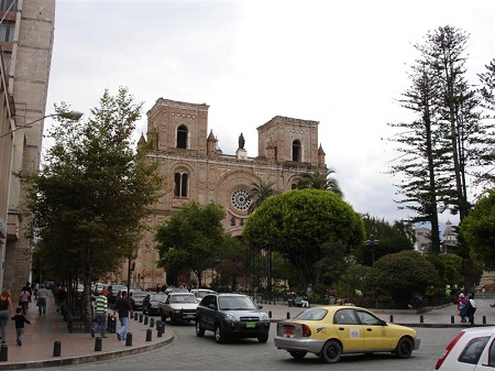 Parque Calderon and the New Cathedral, Cuenca Ecuador