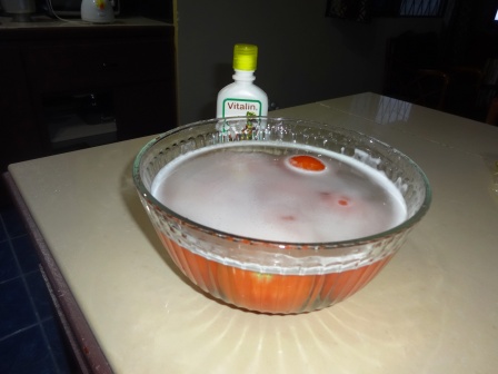 Soaking tomatoes before eating.