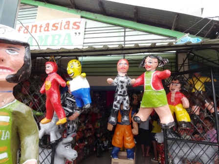 Dummies for New Years Even in Ecuador