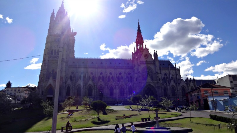 La Basilica del Voto Nacional - Quito
