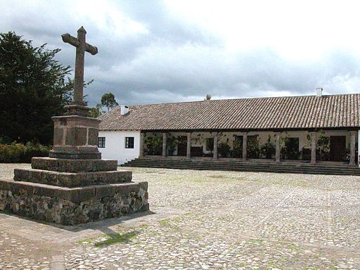 By amalavida.tv from Ecuador (Patio principal de la Hacienda de Zuleta) [CC BY-SA 2.0 (http://creativecommons.org/licenses/by-sa/2.0)], via Wikimedia Commons